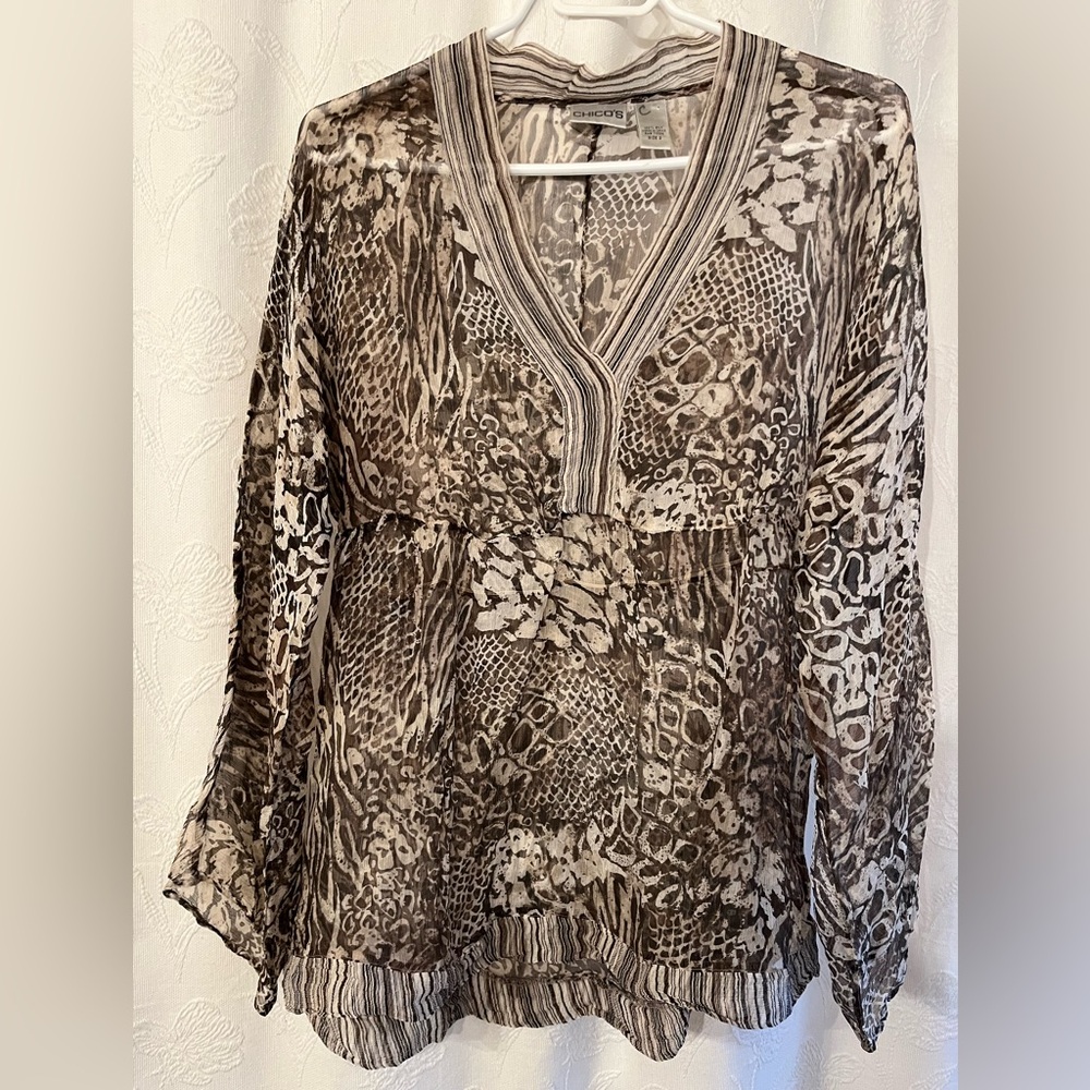 Chico’s Silk Animal Print Long Sleeve Sheer V Neck Blouse Top Size 2 EUC